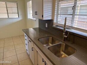 Building Photo - 223 E 2nd St