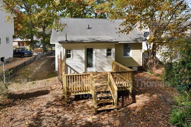Building Photo - 216 N Guthrie Ave