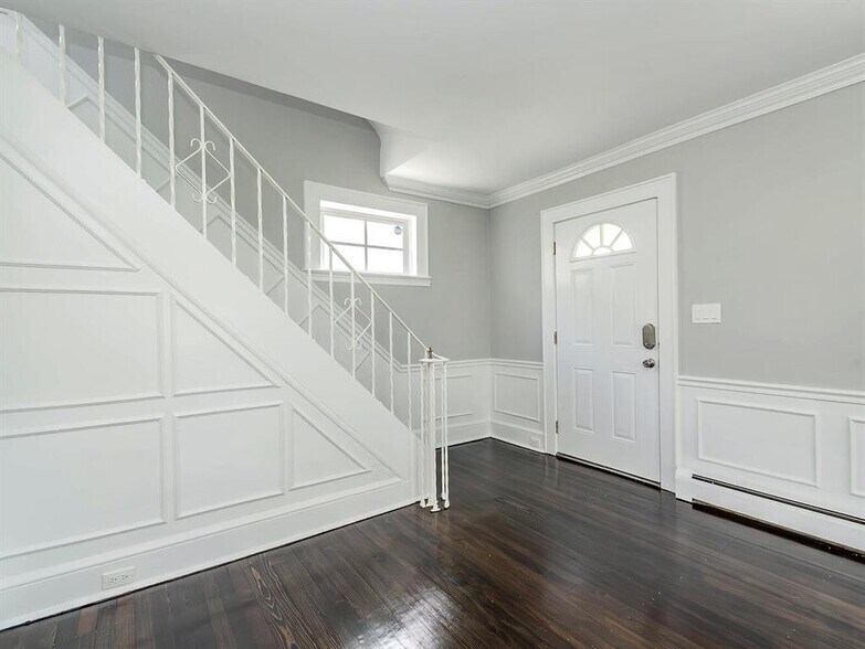 Building Photo - 33 Avenue B