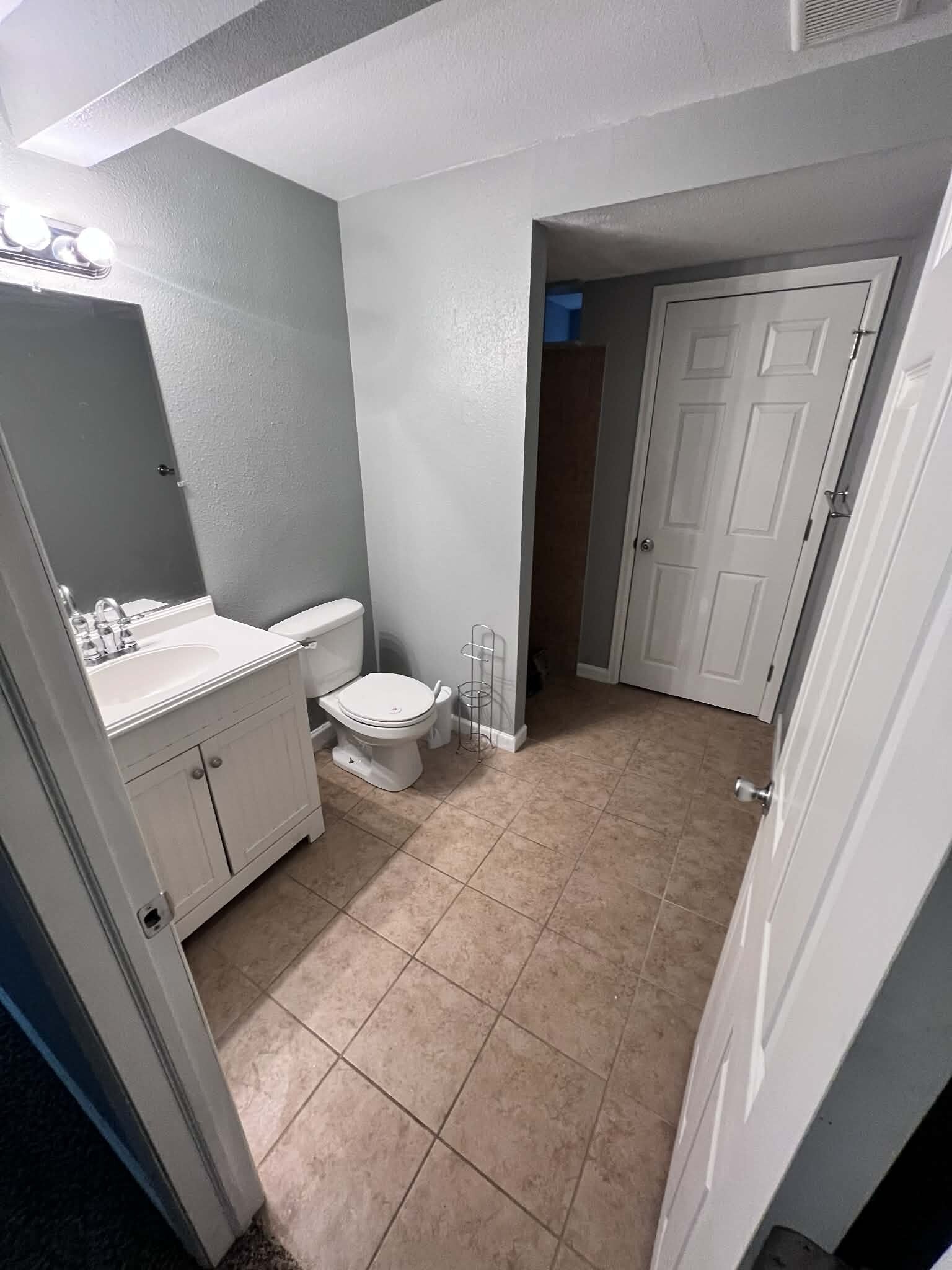 Building Photo - 4615 Frost Dr