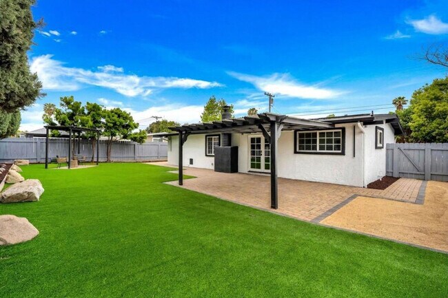 Building Photo - 13824 Powers Rd