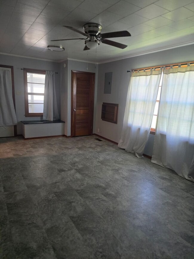 Building Photo - 705 Taylor St