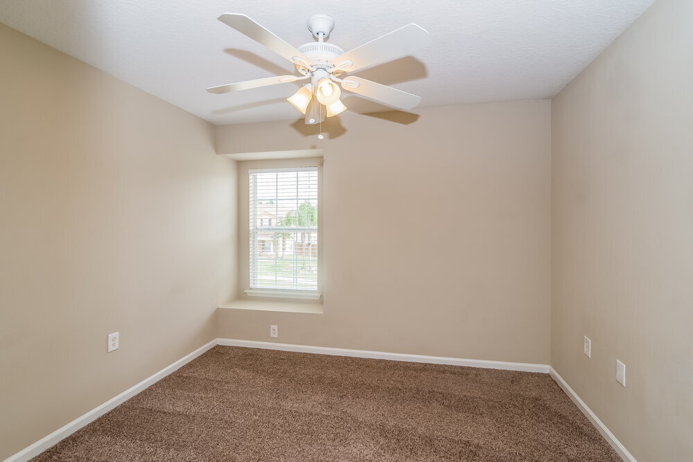 Building Photo - 2300 Justin Lake Dr