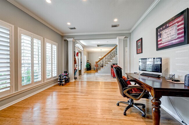 Building Photo - 14 Bradford Cir