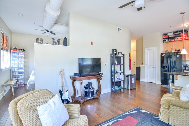 Building Photo - 650 S Mill St