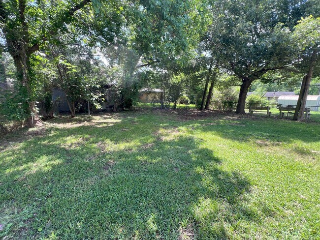 Building Photo - 6132 Pontotoc St