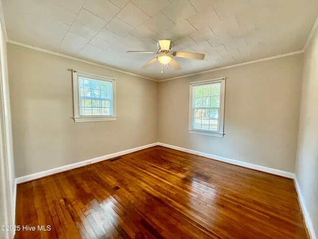 Building Photo - 808 Aspen Ln