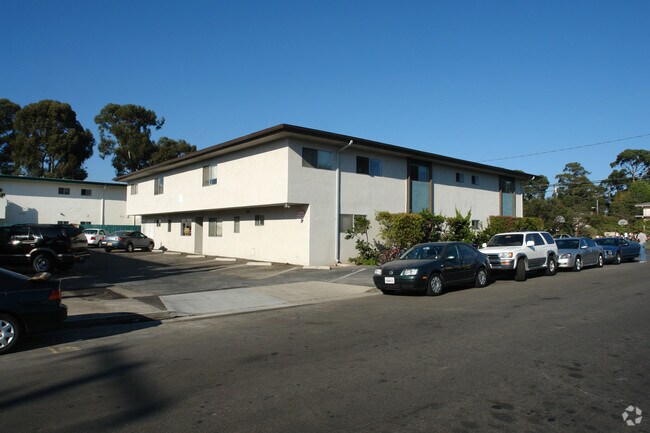 Building Photo - 825 Embarcadero Del Norte