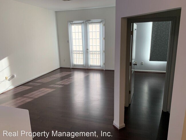 Building Photo - 1 br, 1 bath House - 730 Walker Sq, Apt #4B