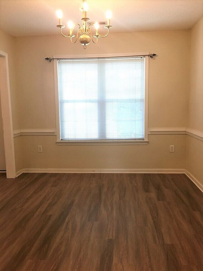 Building Photo - HIGHGROVE ESTATES