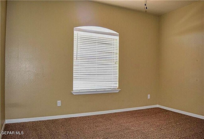 Building Photo - 14016 Rainbow Point Dr