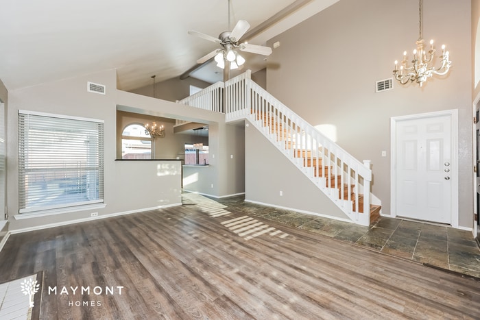 Building Photo - 6406 Mercedes Dr