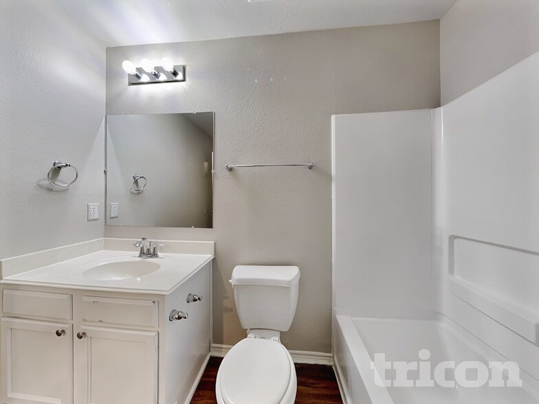 Building Photo - 20406 Clydesdale Ridge Dr