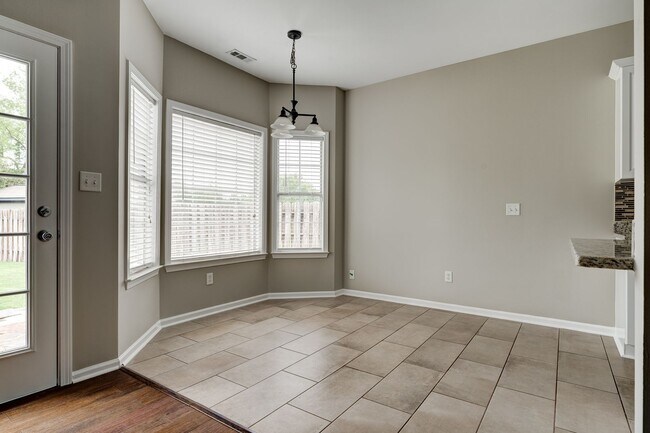 Building Photo - 1621 Old Cahaba Ct