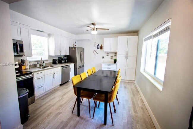 Building Photo - 3981 SW 58th St