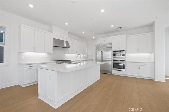 Building Photo - 125 Seep