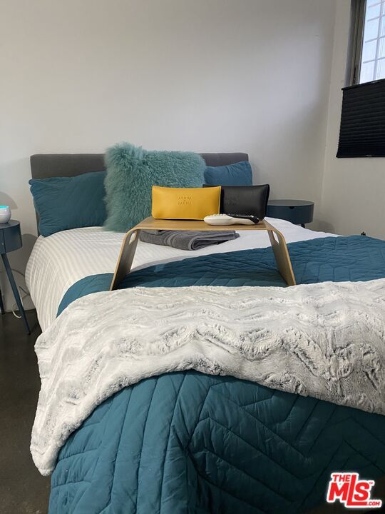 Building Photo - 7250 Franklin Ave