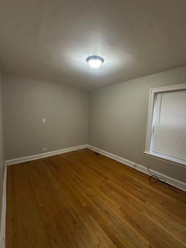 Building Photo - 8518 S Bennett Ave