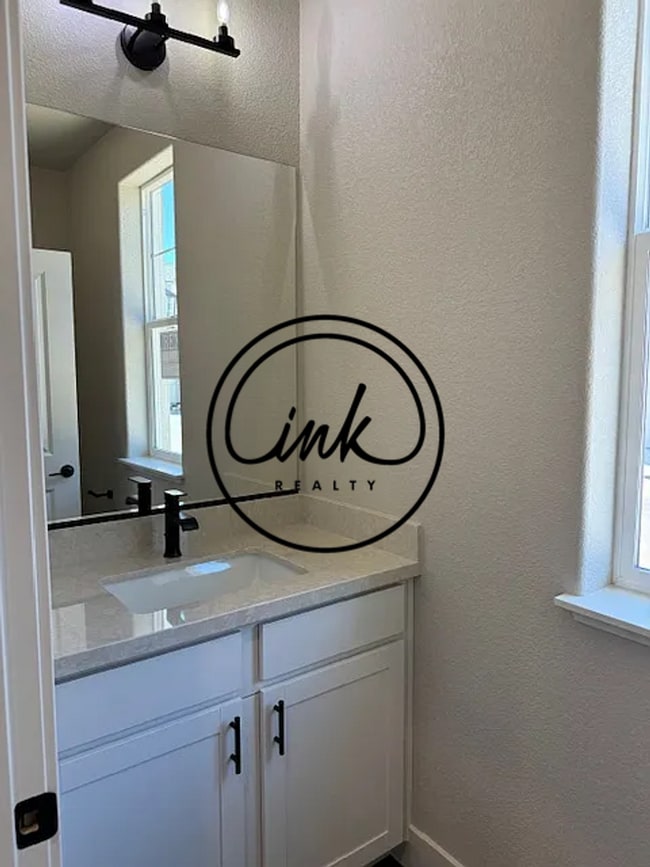 Building Photo - Brand New Two Story Townhouse in the Heart of Gardnerville