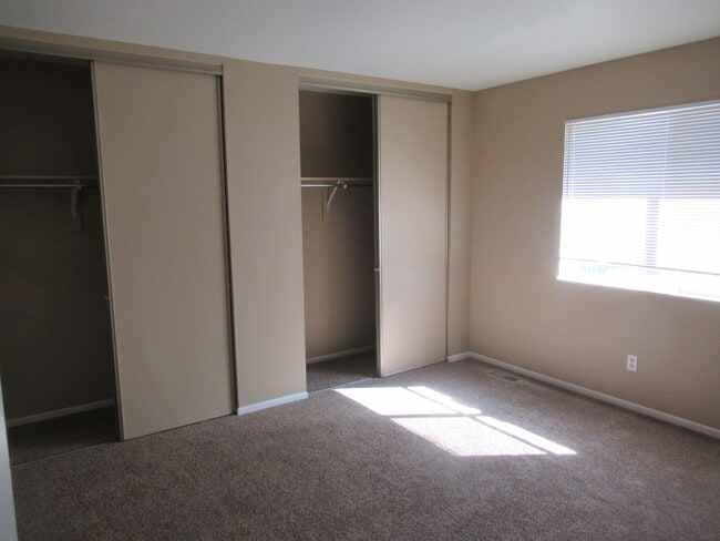 Building Photo - 7243 Sioux Cir S