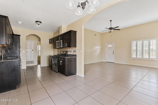 Building Photo - 2101 James White Dr