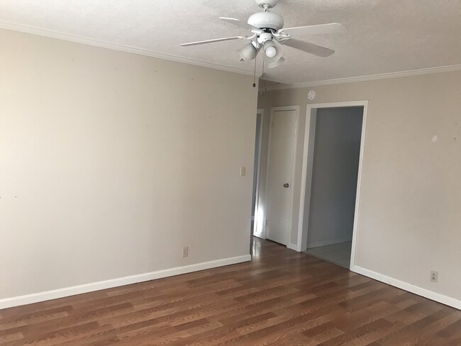 Building Photo - 730 Harpeth Pkwy W