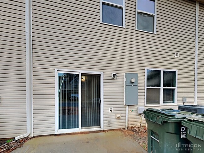 Building Photo - 2047 Aragon Lane