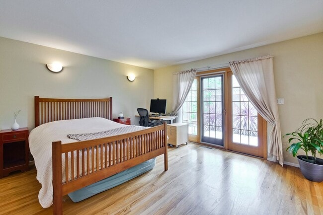 Building Photo - Amazing Midtown Home on a Quiet Cul-de-sac.