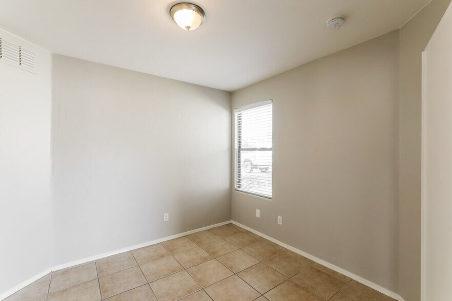 Building Photo - 4381 Via Rio Azul S