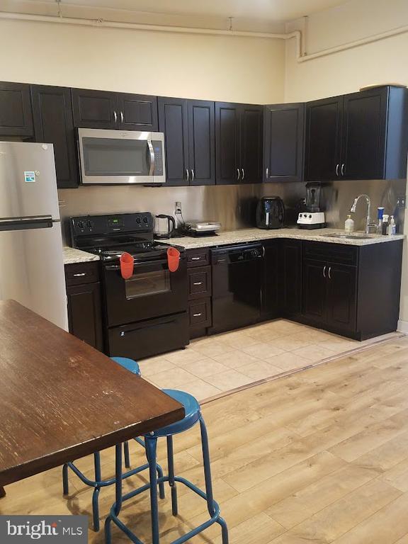 Building Photo - 319 Market St