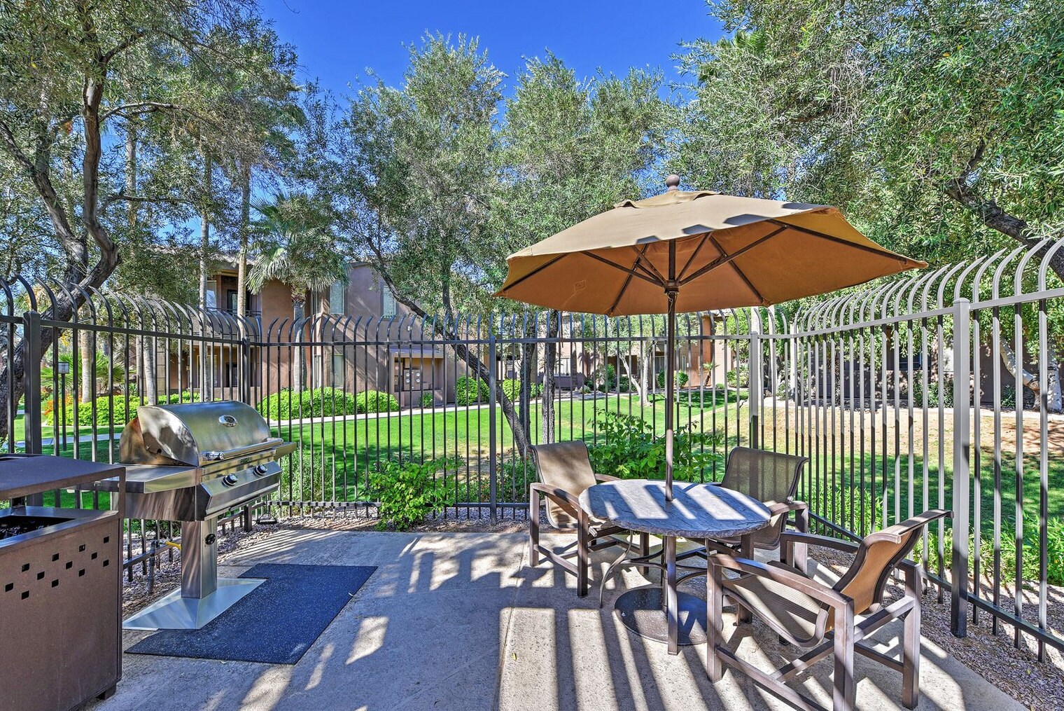 Building Photo - 7009 E Acoma Dr