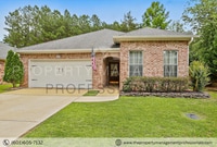 Building Photo - Cute, Comfortable and Convenient!