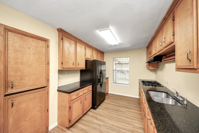 Building Photo - 8105 Lanham Ln