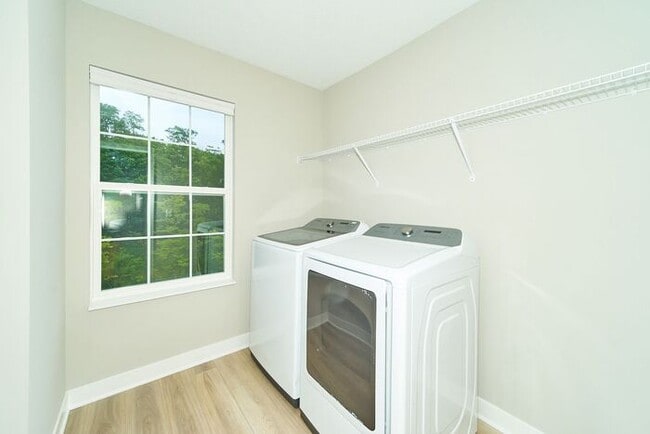 Building Photo - Beautiful Brand New,Townhome in Great Carm...