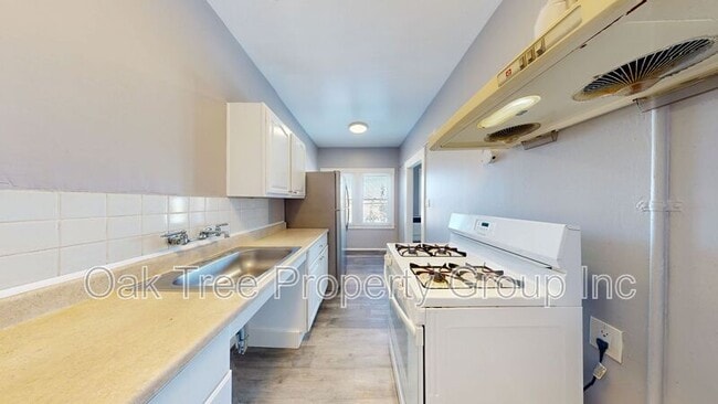 Building Photo - 2044-2046 International Blvd