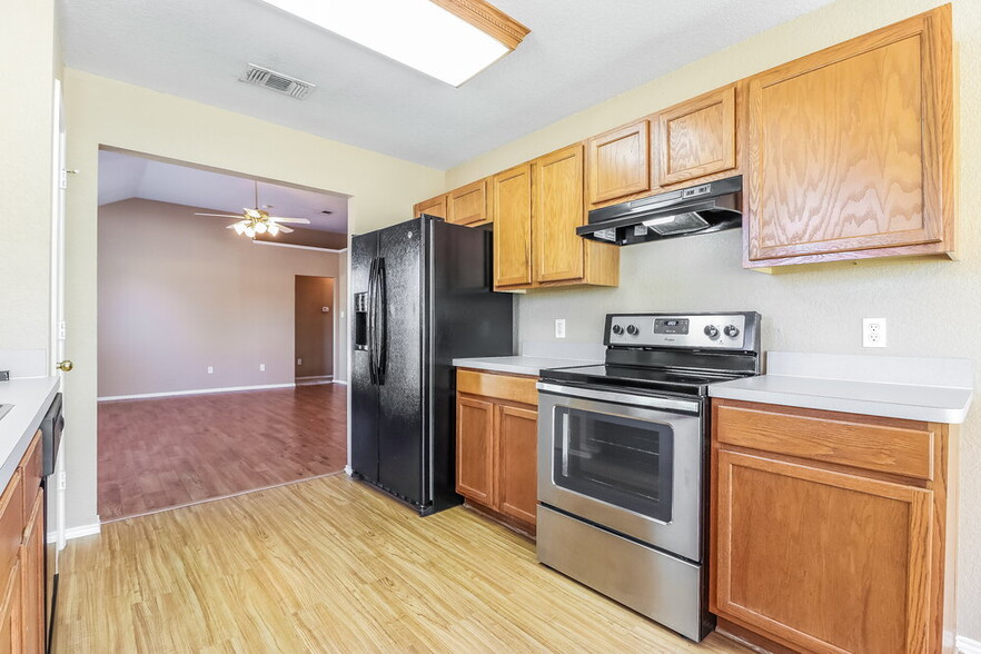 Building Photo - 1101 Darren Dr