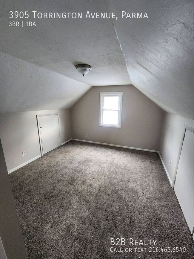 Building Photo - 3905 Torrington Ave
