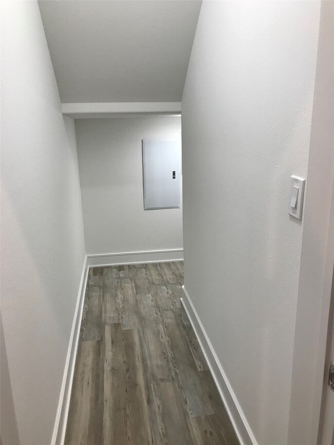 Building Photo - 1111 Edwards St