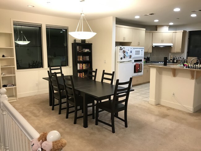 Building Photo - 4201 Juniper Ln