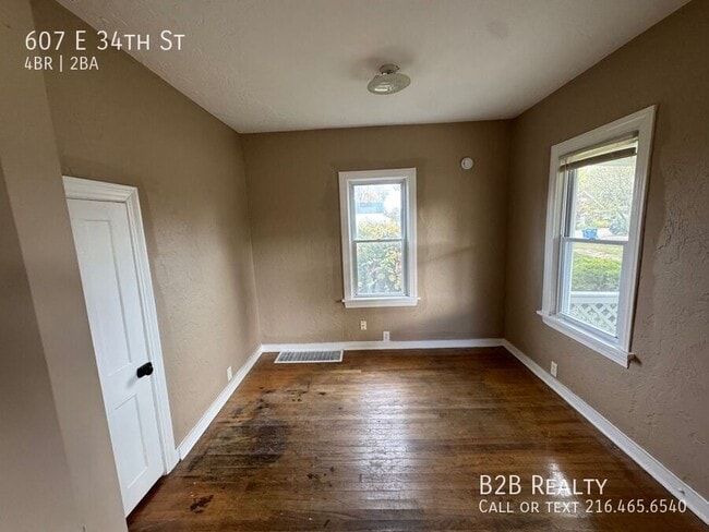 Building Photo - 607 E 34th St