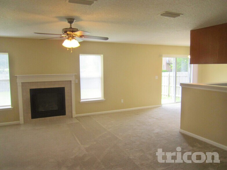 Building Photo - 7644 Arancio Dr