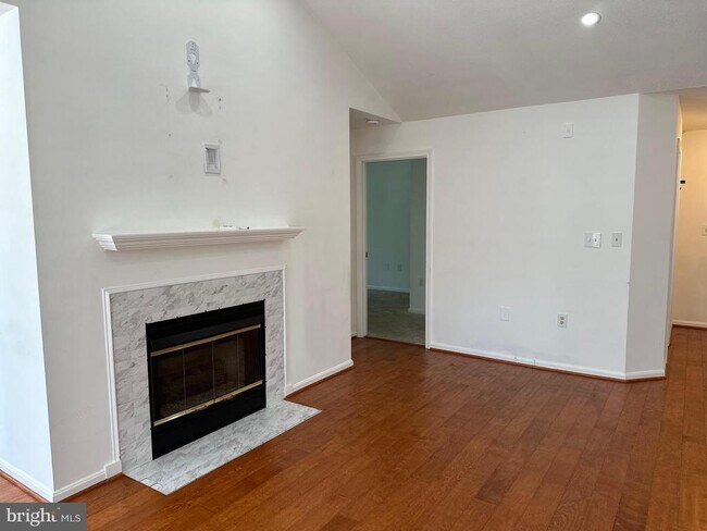 Building Photo - 5960 Millrace Ct