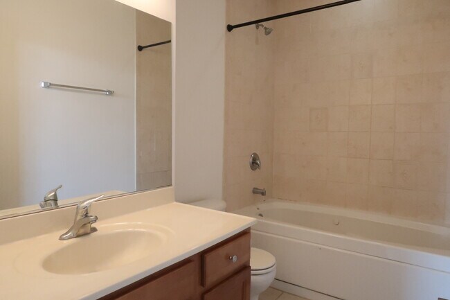 Building Photo - 3541 S Hamilton Ave