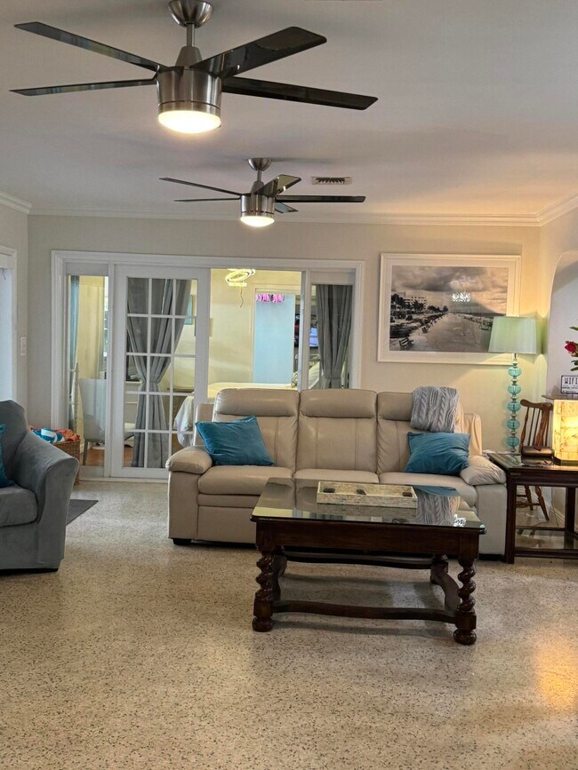 Building Photo - 3209 Norfolk St