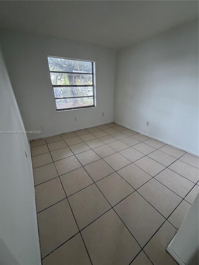 Building Photo - 1491 NW 22nd Ct