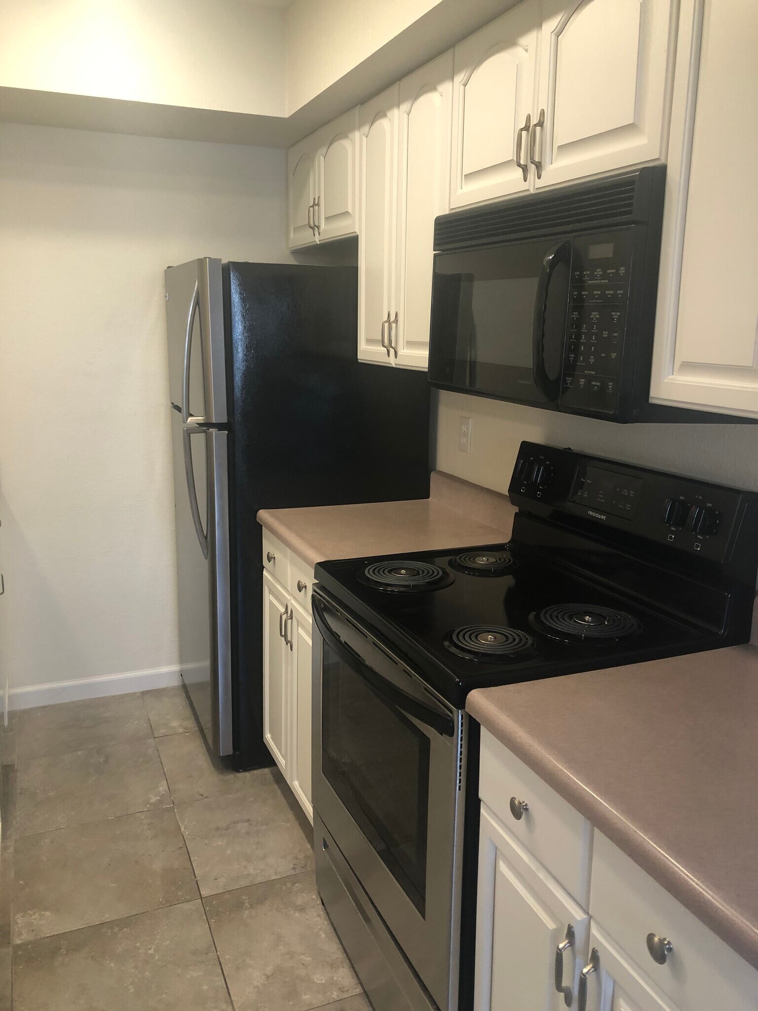 Building Photo - 286 W Palomino Dr