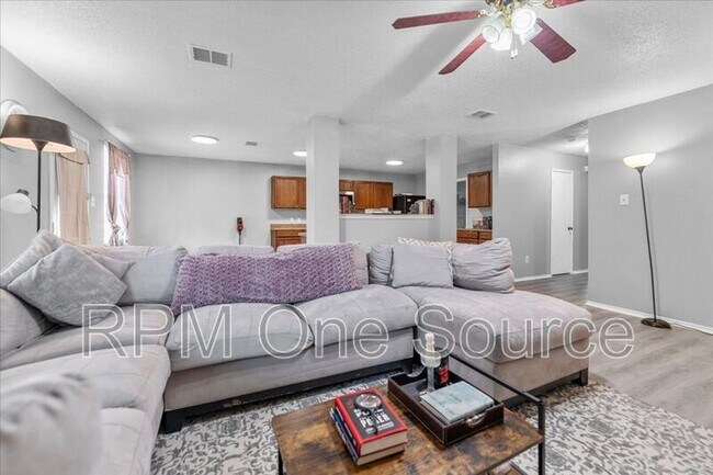 Building Photo - 5401 Pandale Valley Dr