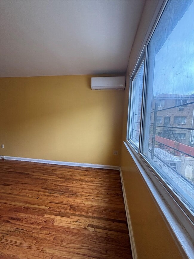 Building Photo - 659 Nereid Ave