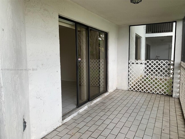 Building Photo - 9631 SW 138th Ave