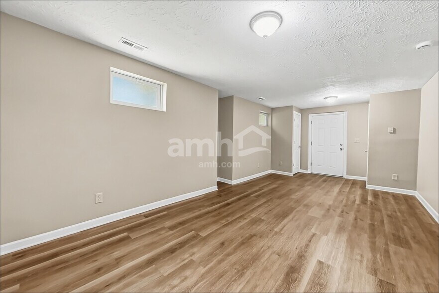 Building Photo - 5079 Rockdale Rd